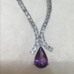 Amethyst and Topaz necklace. 23.5 carats.