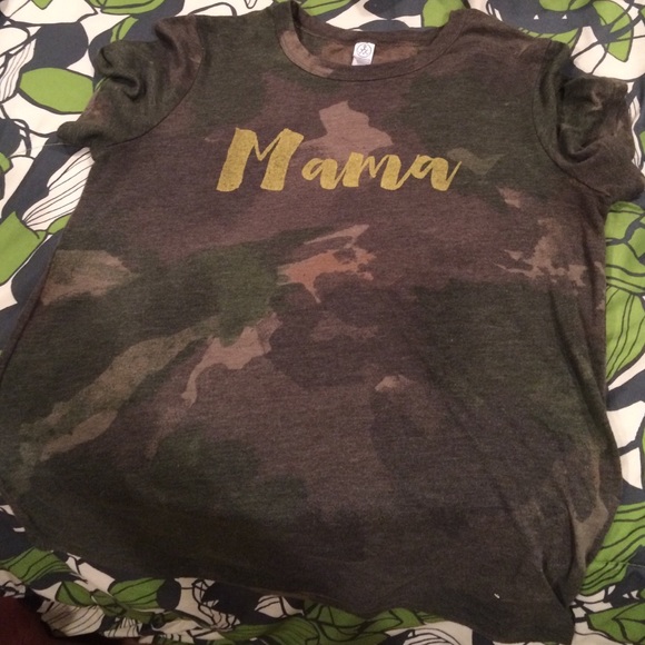Mama camo tee