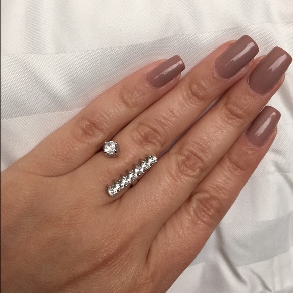 Eccentric AAA sparkly CZ 925 ring