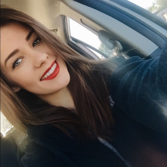 Meet your Posher, Katey