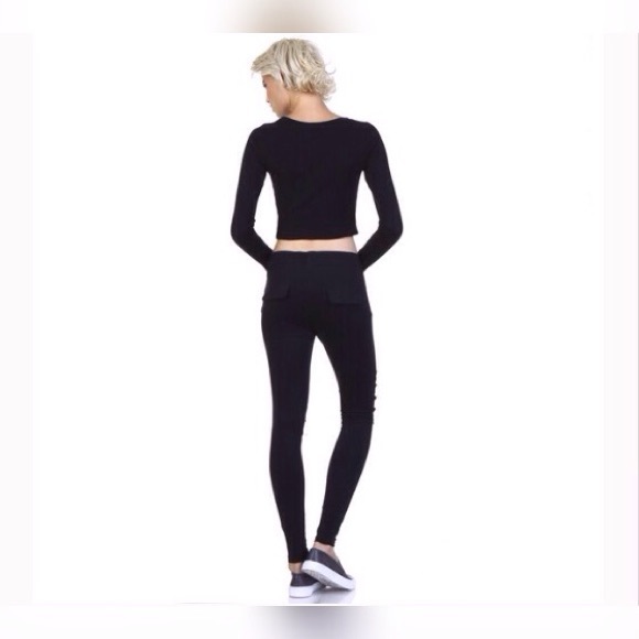 5⭐️ BUYER RATED BLACK ZIPPERED DETAIL LEGGINGS - Picture 3 of 4