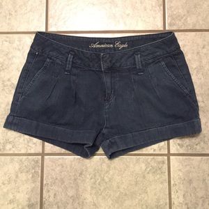 American Eagle pleated cuffed shorts - size 00