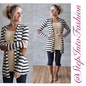 💥SPRING SALE 🔲Stripped black and white cardigan