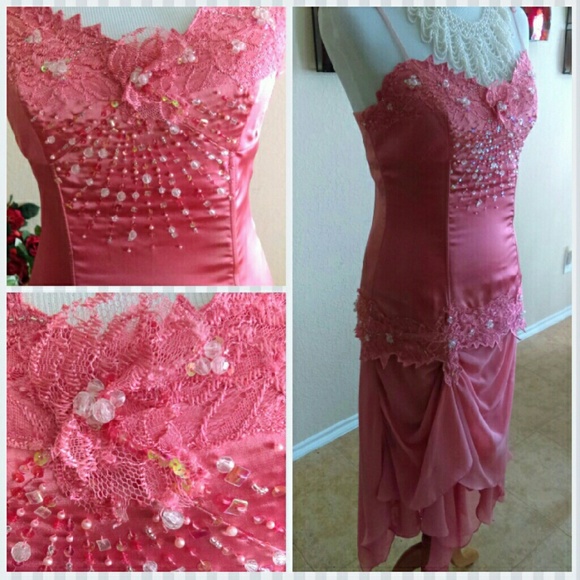 ⬇Amazing VTG Looking Lace Satin Prom Event Gown - Picture 2 of 4