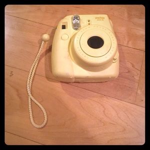 Instax mini 8 in yellow
