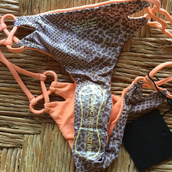 🌟S A L E🌟 Acacia Molokini bottom in loquat - Picture 8 of 8