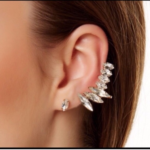 T&J Designs Jewelry - FLASH SALE 👗Marquise cluster ear cuff/crawler set