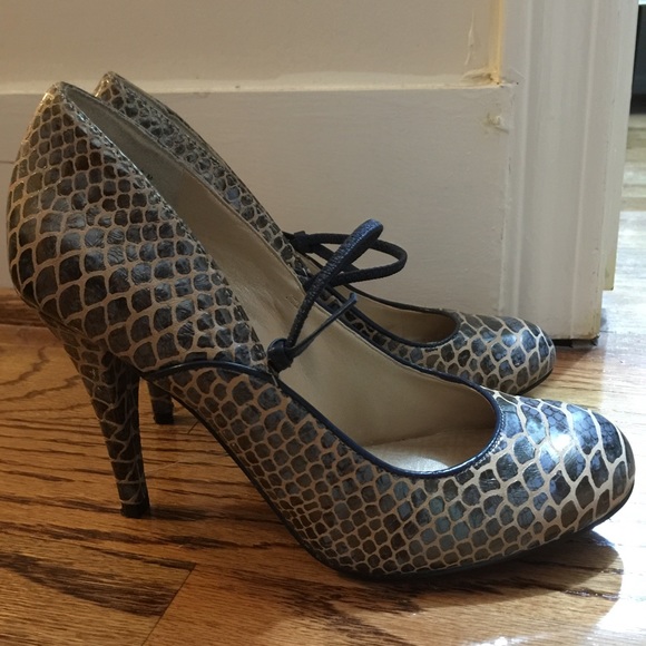 Rockport snakeskin heels /pumps size 6.5