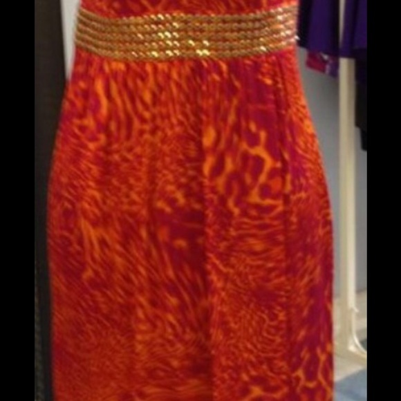 Gorgeous halter dress - Picture 2 of 5