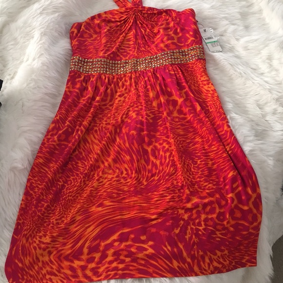 Gorgeous halter dress - Picture 4 of 5