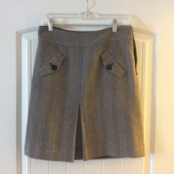 Like new Loft skirt size 4