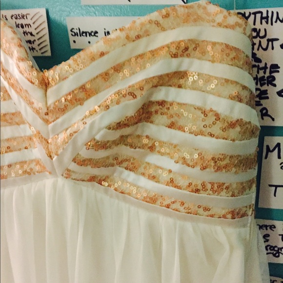 Prom dress - Picture 2 of 4