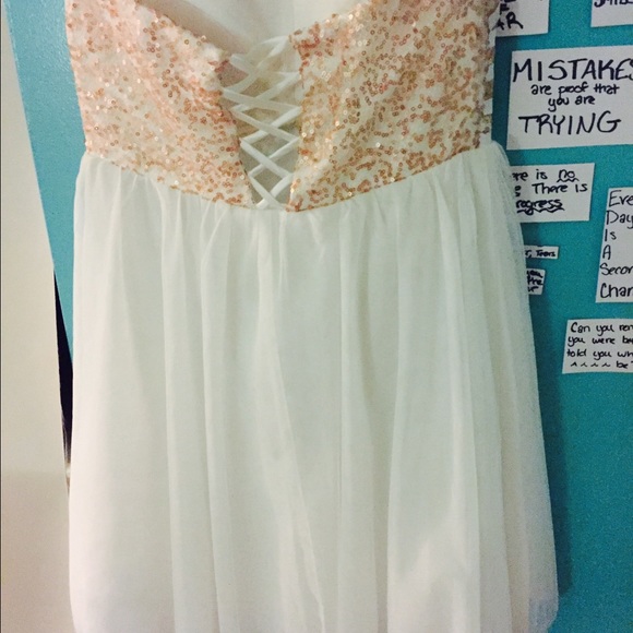 Prom dress - Picture 4 of 4