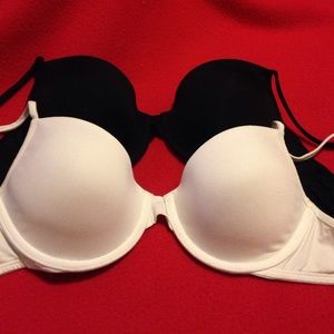 Two T-Shirt Demi Victoria's Secret Bra size 32D