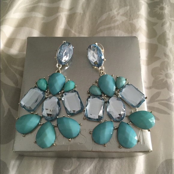 Beautiful earrings - Picture 1 of 2