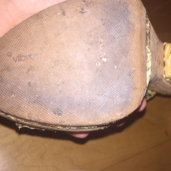 Prada Python  heels - Picture 3 of 3