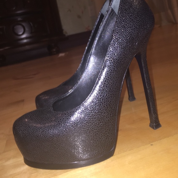 Yves Saint Laurent Shoes - Black leather YSL heels