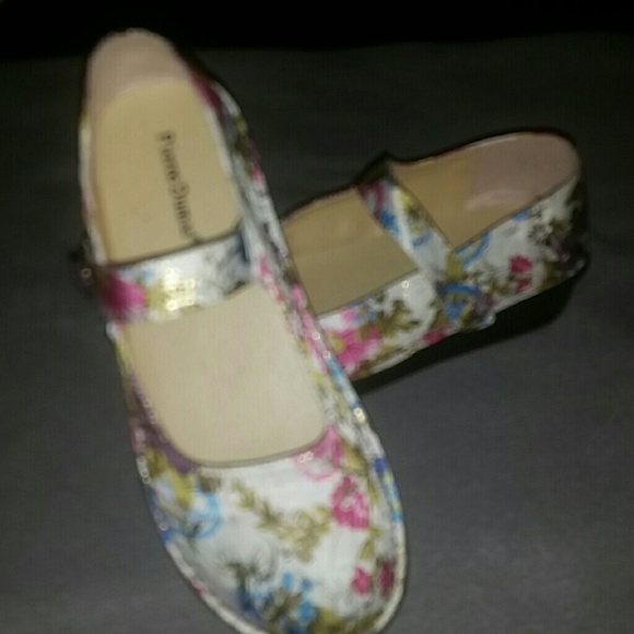 Clogs
