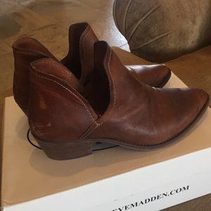 steve madden austin cutout leather booties
