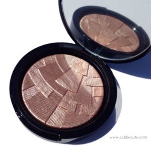 Anastasia Beverly Hills Riviera Illuminator