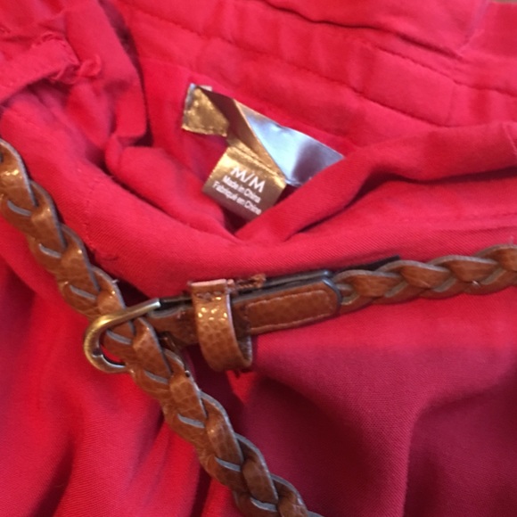 Red flirty skirt - Picture 2 of 3