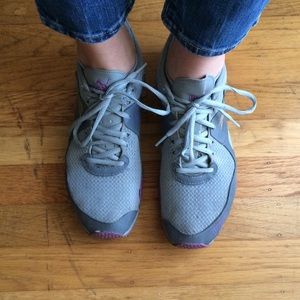 Pumas 9.5 grey and purple - comfy!