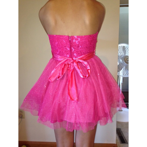 Size 5 poofy & sparkly homecoming/prom dress - Picture 2 of 4