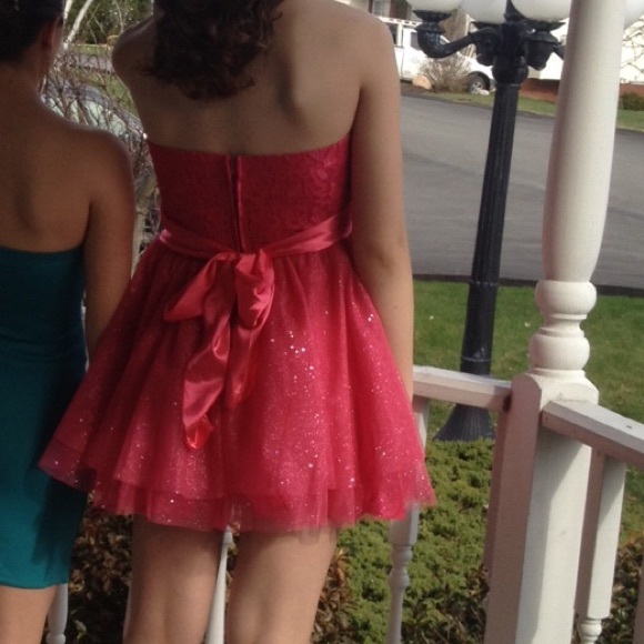 Size 5 poofy & sparkly homecoming/prom dress - Picture 4 of 4