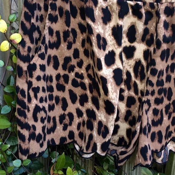 Leopard shorts - Picture 4 of 4