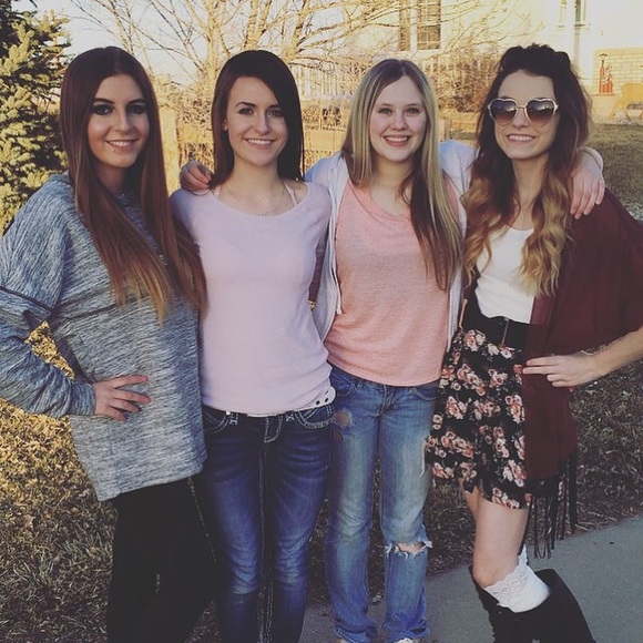 Meet your Posher, Hannah - Picture 1 of 1