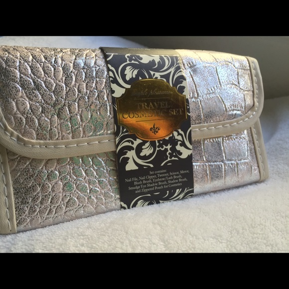 7 Piece Travel Cosmetics Set - Picture 2 of 4