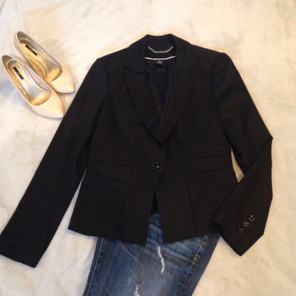 🎉SALE🎉White House Black Market Black Jacket