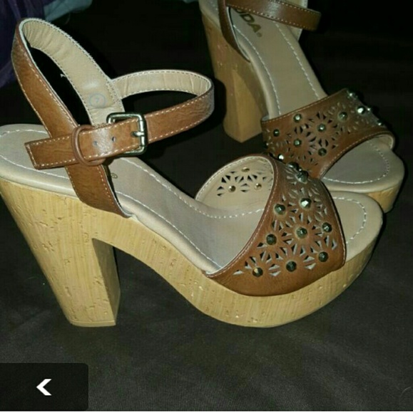 Women's shoes size 7