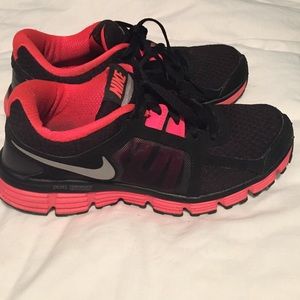Nike dual fusion sneakers size 8