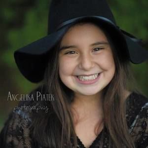 Meet your Posher, Lola