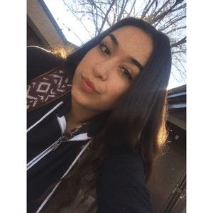 Meet your Posher, Alicia