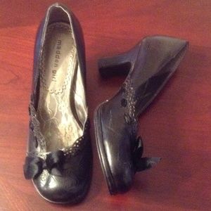 Black round toe madden girl heels