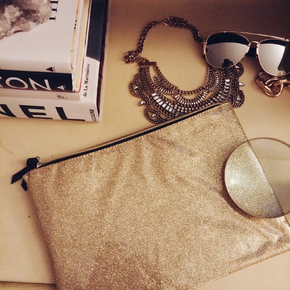 Accessories | Chic glitter clutch - Picture 2 of 4