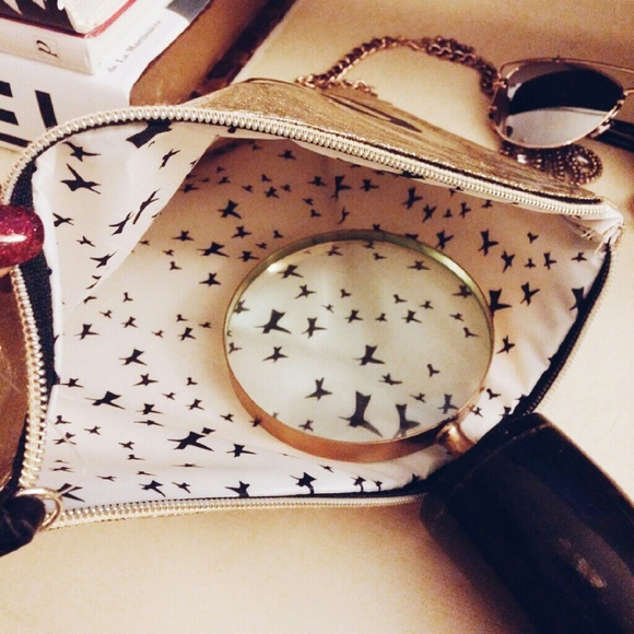 Accessories | Chic glitter clutch - Picture 3 of 4