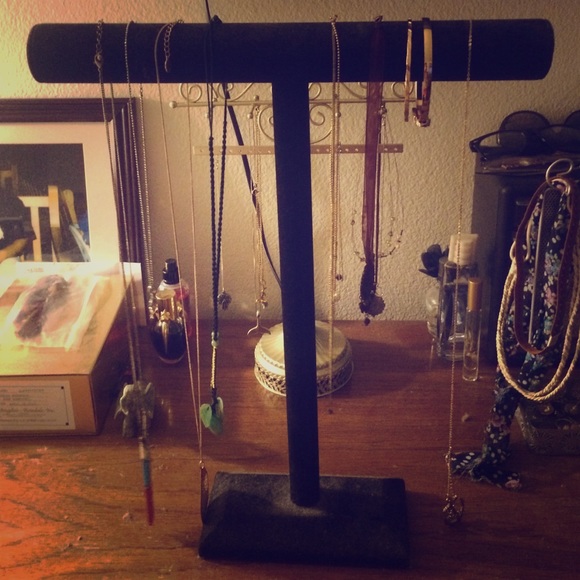 Necklace holder