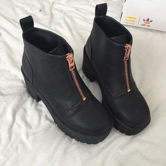 H&M Chunky Black Zipper Heeled Boots