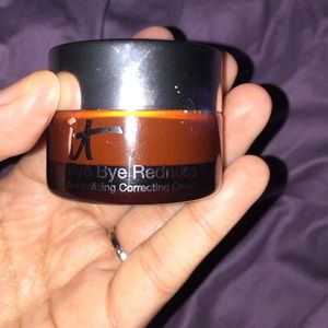 It cosmetics bye bye redness cream!!!