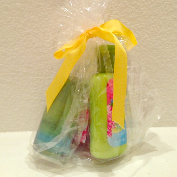 *PRICE DROP* Gift Set *New/Unopened*