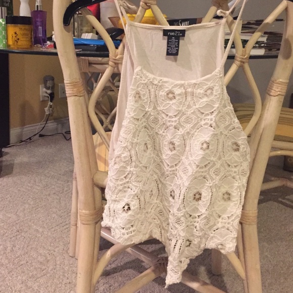 Floral lace tank🌼🌻