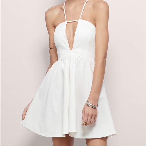 Beautiful white dress!