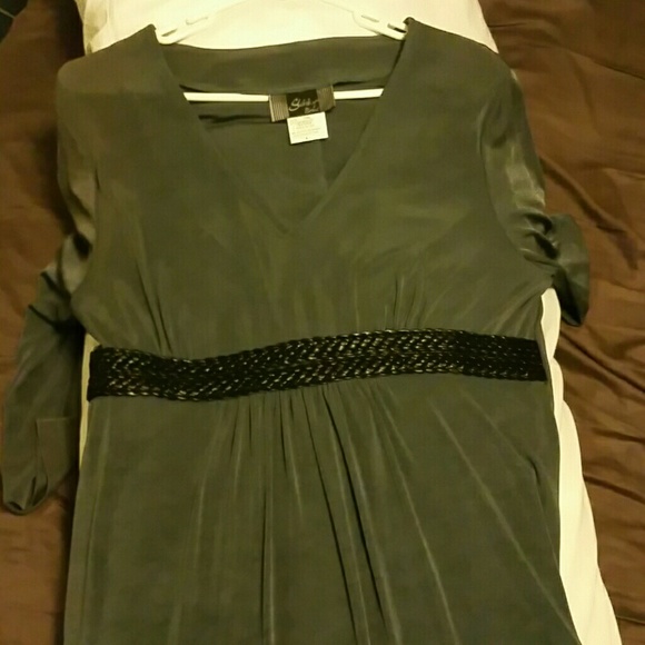 Gray Dresss - Picture 2 of 2