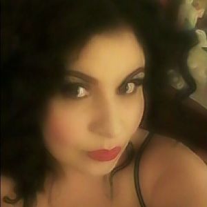 Meet your Posher, Desiree