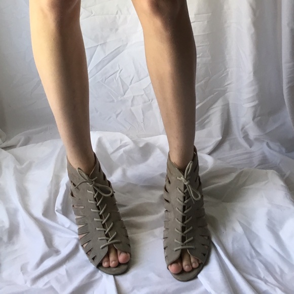 Gladiator-style wedges!