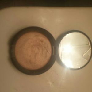 Becca highlighter