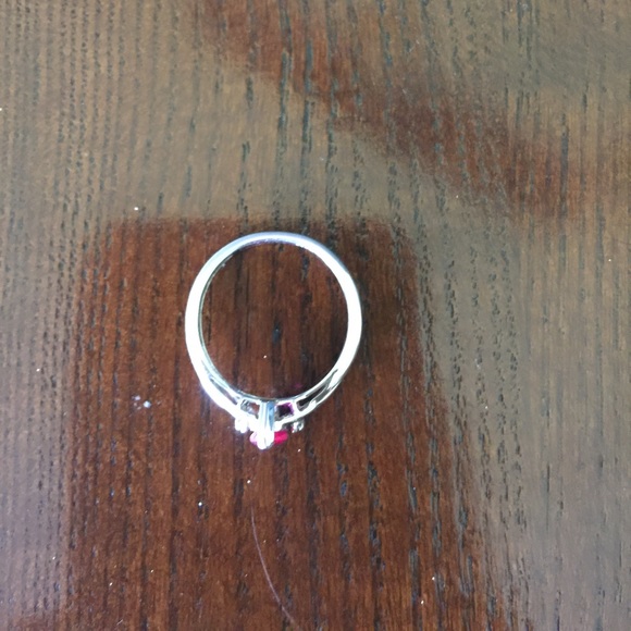 Silver Ruby ring - Picture 4 of 4